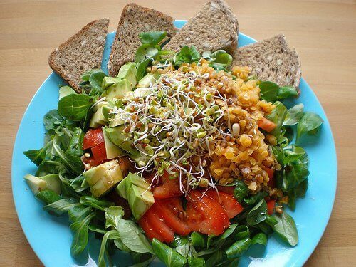 Salade met Avocado en Tomaat