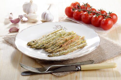 Asperges en Tomaat