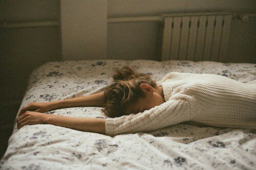 Op Bed Liggen Huilen