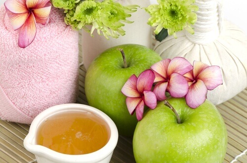 gezichtsmasker van appel en honing