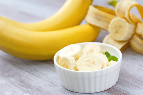 Bananen en plakjes banaan