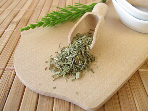 Paardenstaart tegen vochtretentie