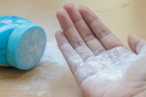 Babypoeder tegen vieze luchtjes