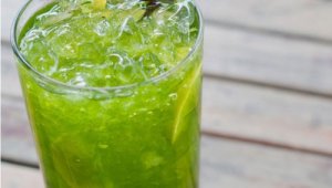 Waarom zou je dagelijks komkommerwater moeten drinken?