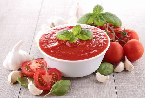Zelfgemaakte Tomatensaus