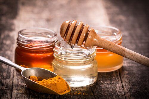 Honing en kurkuma tegen cervicale spondylose