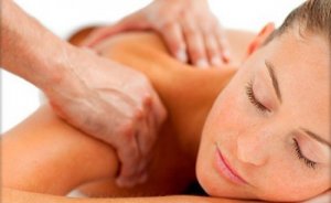 Vijf tips die zeker zullen helpen tegen een stijve nek