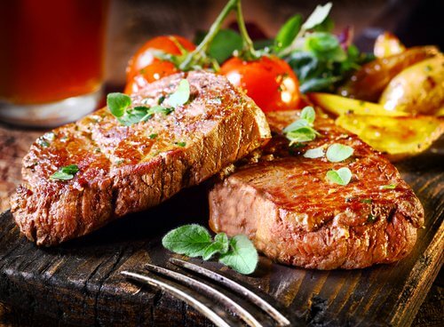 Vlees kan helpen tegen hypotensie maar eet het met mate