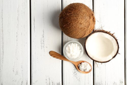 Kokosnoot is een van de alkalische voedingsmiddelen