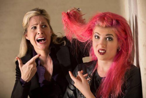 Tiener met Roze Haar
