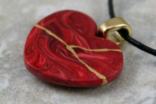 Gebroken hanger met goud