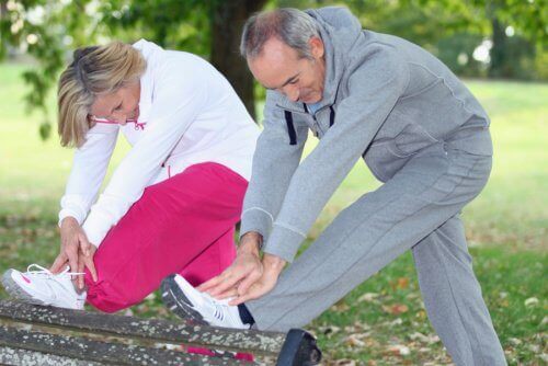 Sportende man en vrouw