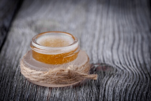 Gezichtsmaskers met olijfolie en honing