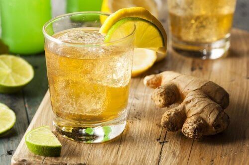 Gemberlimonade om af te vallen