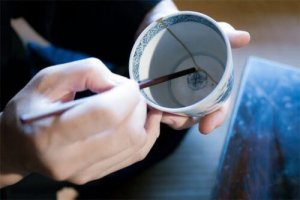 Een Japanse techniek om gebroken keramiek te herstellen