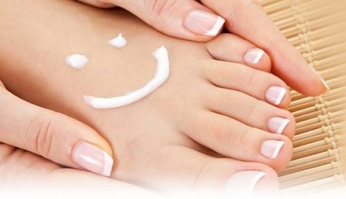 Lotion op de voeten