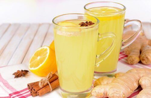 5 recepten voor sappen die je lever helpen te zuiveren zoals een sap met sinaasappel en gember