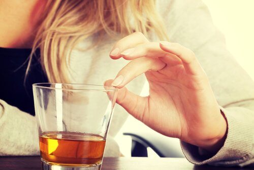 Je zwakke botten en gewrichten versterken met voedingstips zoals het met mate drinken van alcohol