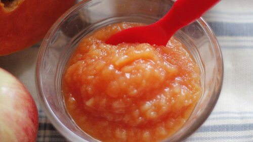 Mengsel met papaja en kurkuma