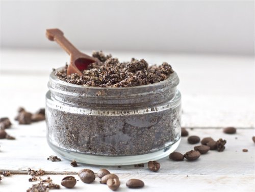 Gemalen koffie en zuiveringszout