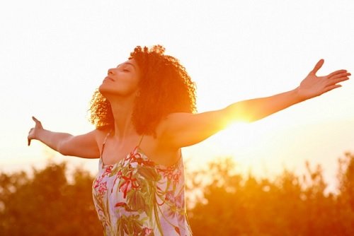 Vrouw in de zon