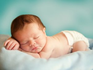 Kalmeer buikpijn bij je baby met deze remedies
