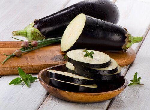 De gezondheid van je nieren verbeteren met aubergine