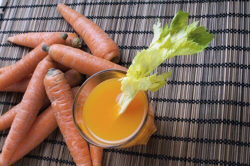 Smoothies tegen een opgeblazen gevoel