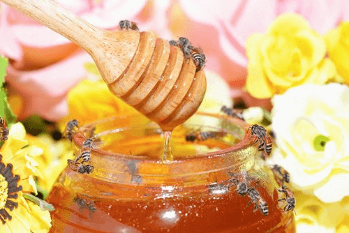 Zoet en krachtig: 8 onbekende toepassingen van honing