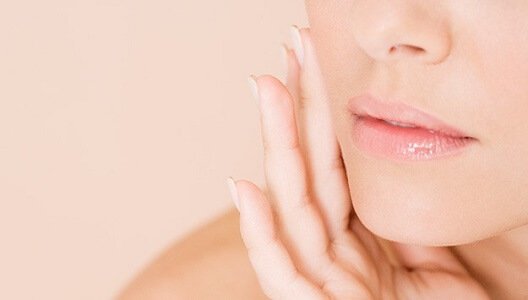 Je gezicht verzorgen om je poriën te reinigen