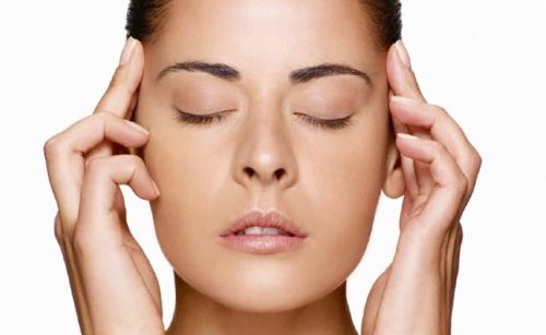 Masseer je slapen om voor je ogen te zorgen