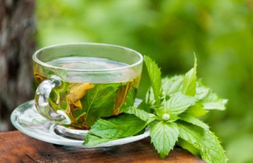Behandel constipatie met groene thee