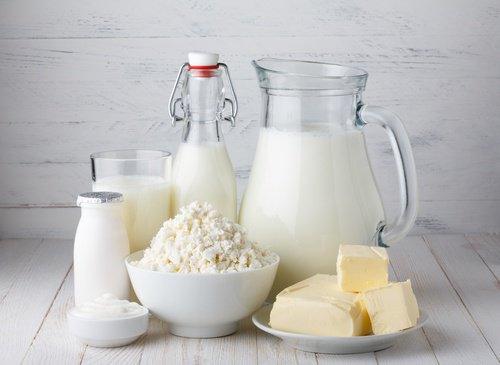 Producten die je kinderen niet bij het ontbijt moet geven zuivelproducten