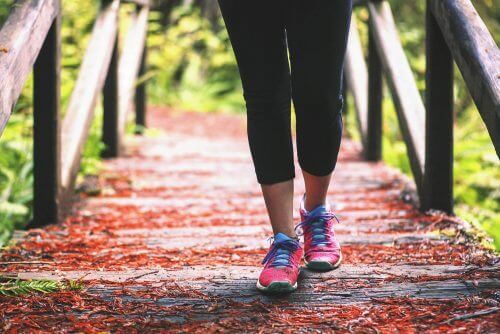 Wandelen tegen kniepijn