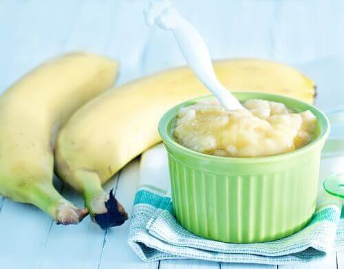 Banaan En Honing Om Rimpelige Handen Te Voorkomen