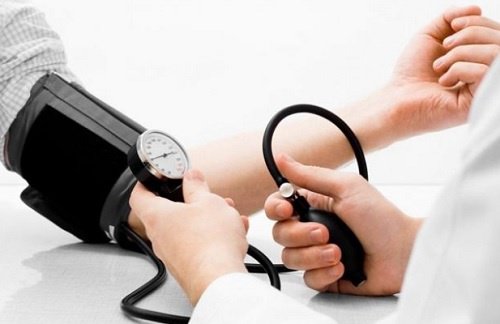 Het drinken van kokoswater bestrijd hoge bloeddruk