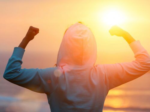 Fitte Vrouw Die Naar Een Zonsondergang Kijkt