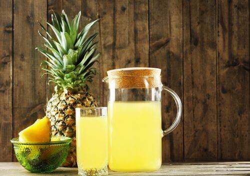 Gefermenteerde Drank Gemaakt Van De Schil Van Ananas