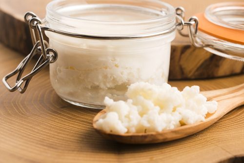 Potje Met Zelfgemaakte Kefir Want Gefermenteerde Voedingsmiddelen Zijn Gezond