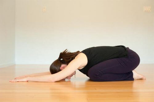 Menstruatiekrampen Tegengaan Met Deze Yogahouding
