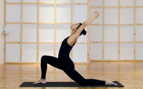 Menstruatiekrampen Tegengaan Met Deze Yogahouding