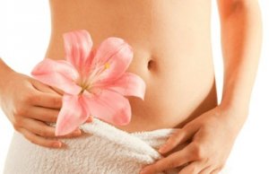 Vaginale droogheid kan een gevolg zijn van de volgende vier oorzaken