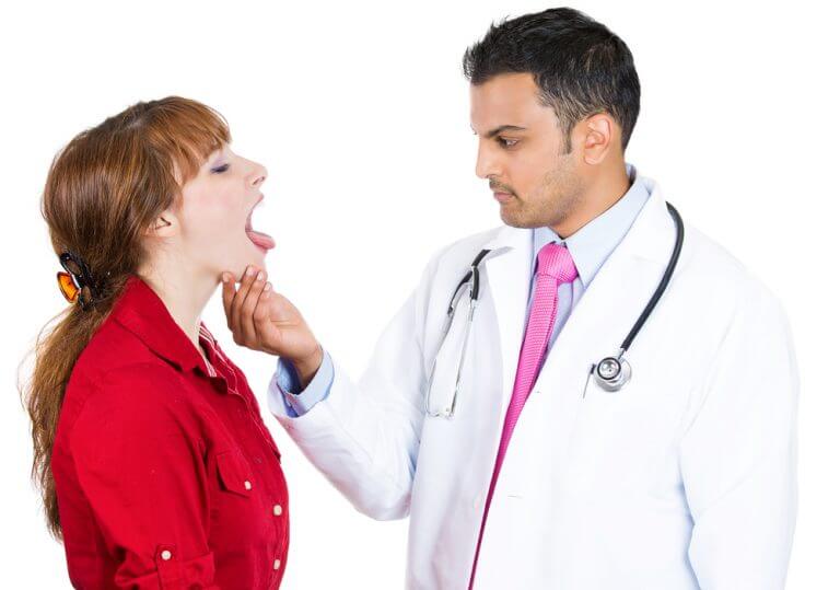 Doktersbezoek vanwege symptomen van tongkanker