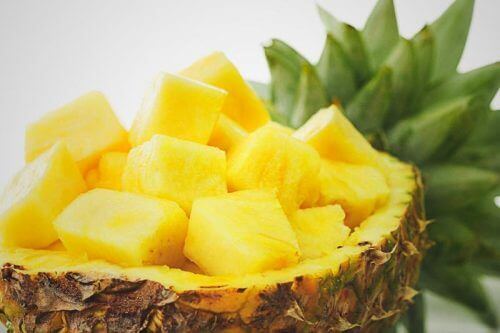 Ananas bevat melanine