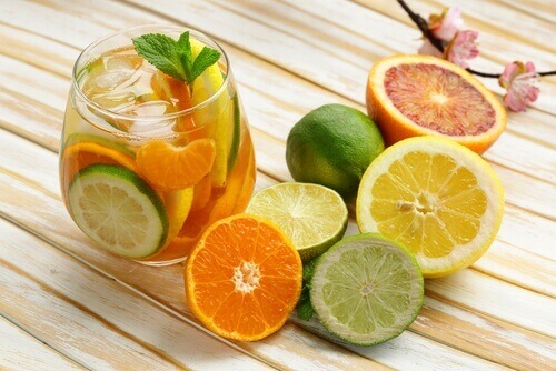 Water met citrusfruit