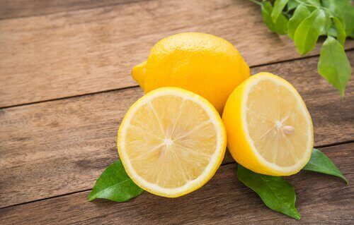 Voetschimmel behandelen met citroen