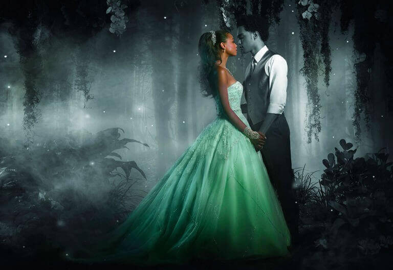 Man en vrouw in sprookjesbos