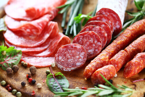 Vleeswaren zijn voedingsmiddelen die je bloeddruk verhogen