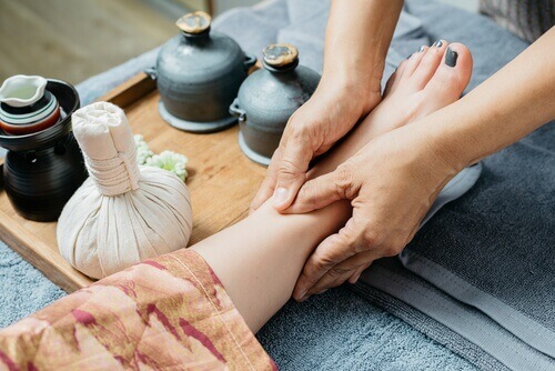 Pijn in de gewrichten verlichten door een massage
