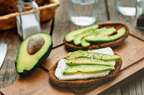 Bronnen van gezonde vetten avocado